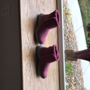 Cheeks pink Cozy boots size 9